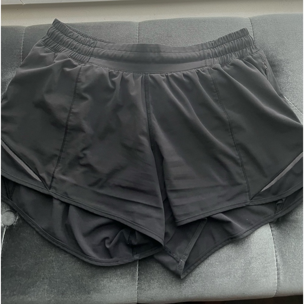 Lululemon Hotty Hot Shorts 4” Low Rise